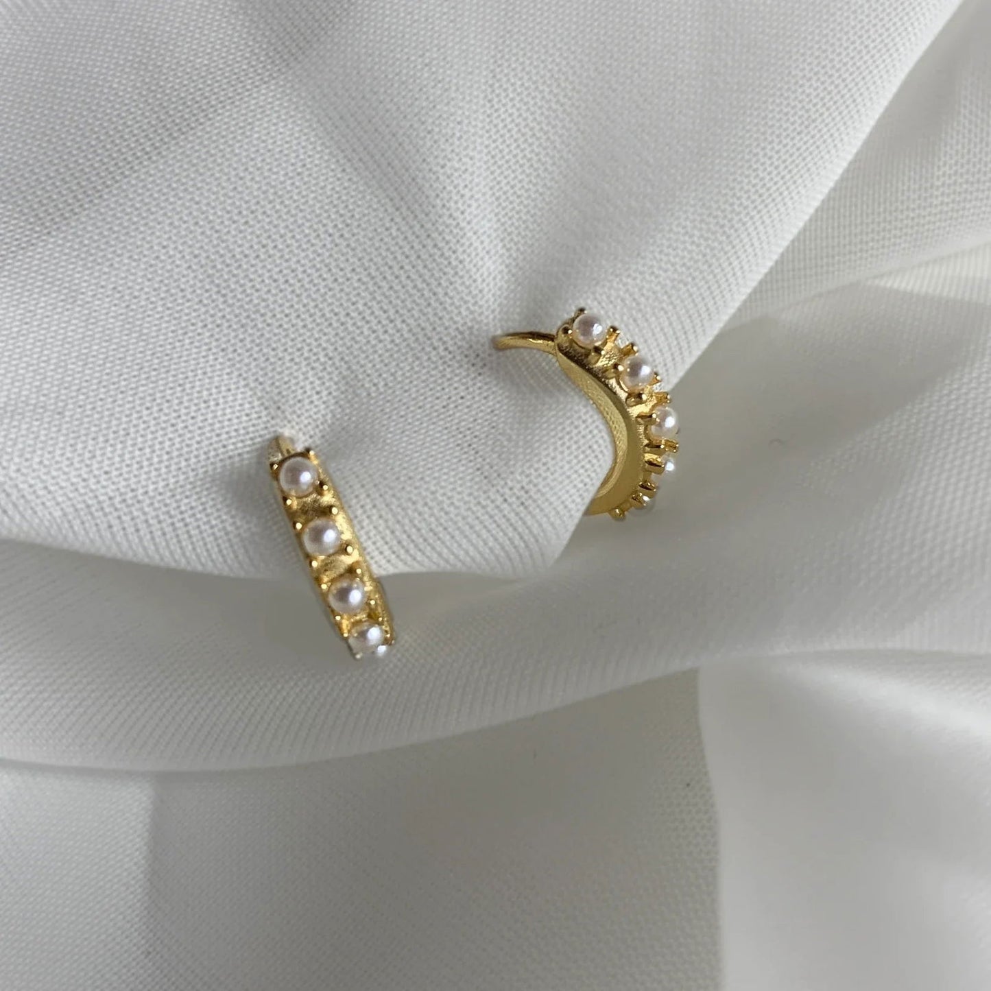 BROOKE PEARL HOOPS 1,3CM - Shopgalaxy