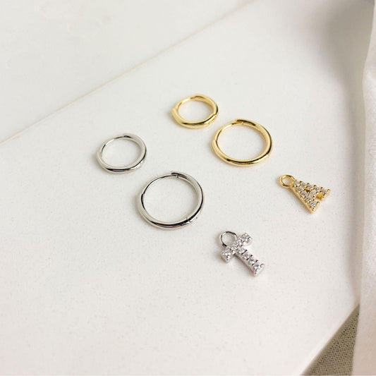 MEDIUM HOOPS with LETTER CHARMS - Shopgalaxy.ch