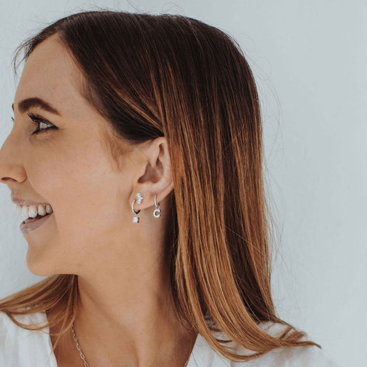 MEDIUM MALEA HOOPS with LETTER CHARMS - Shopgalaxy.ch