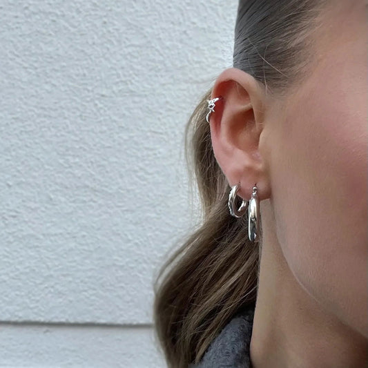 STAR HUGGIE HOOPS 1,1CM - Shopgalaxy