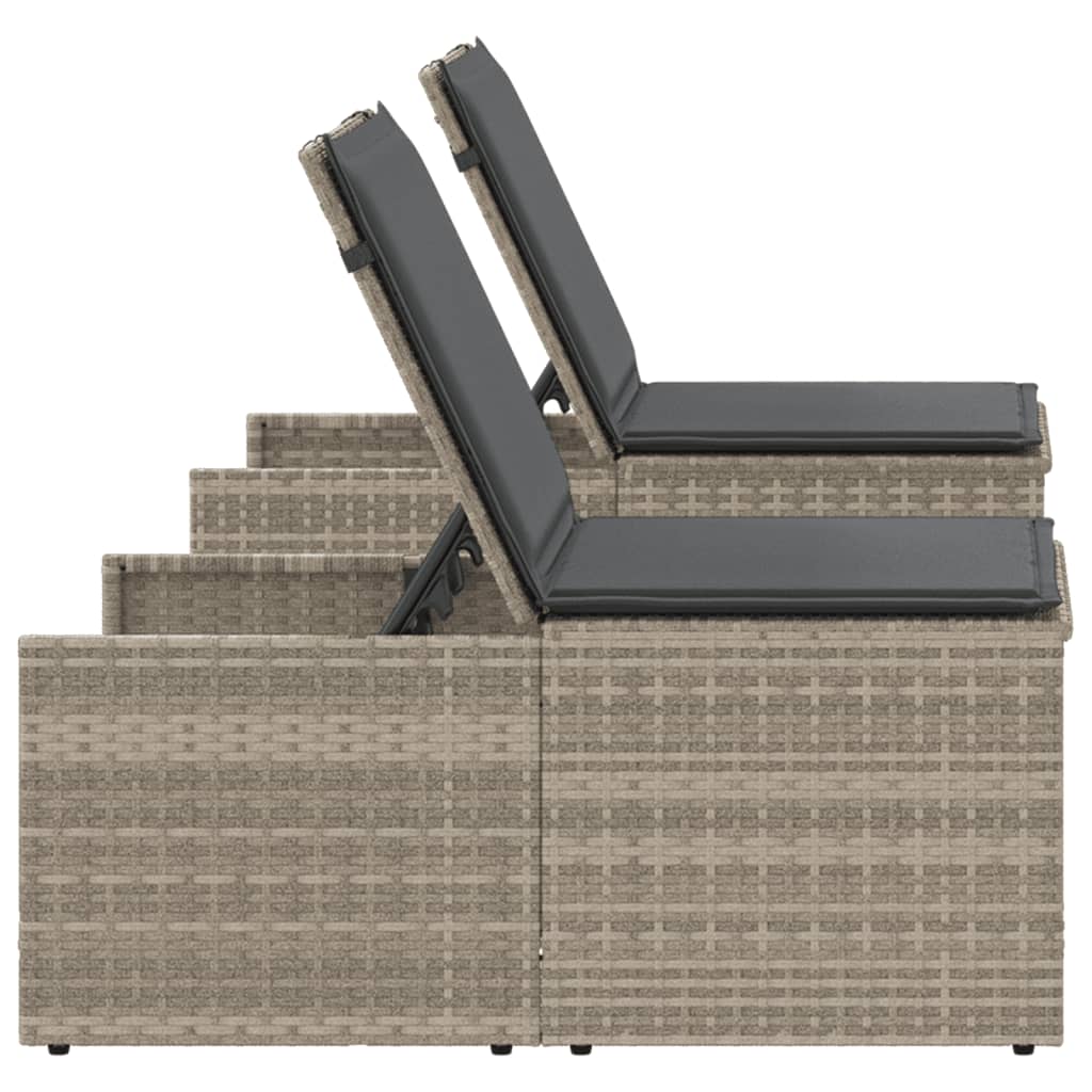 Liggestole 2 stk med bord lys grå polyrattan