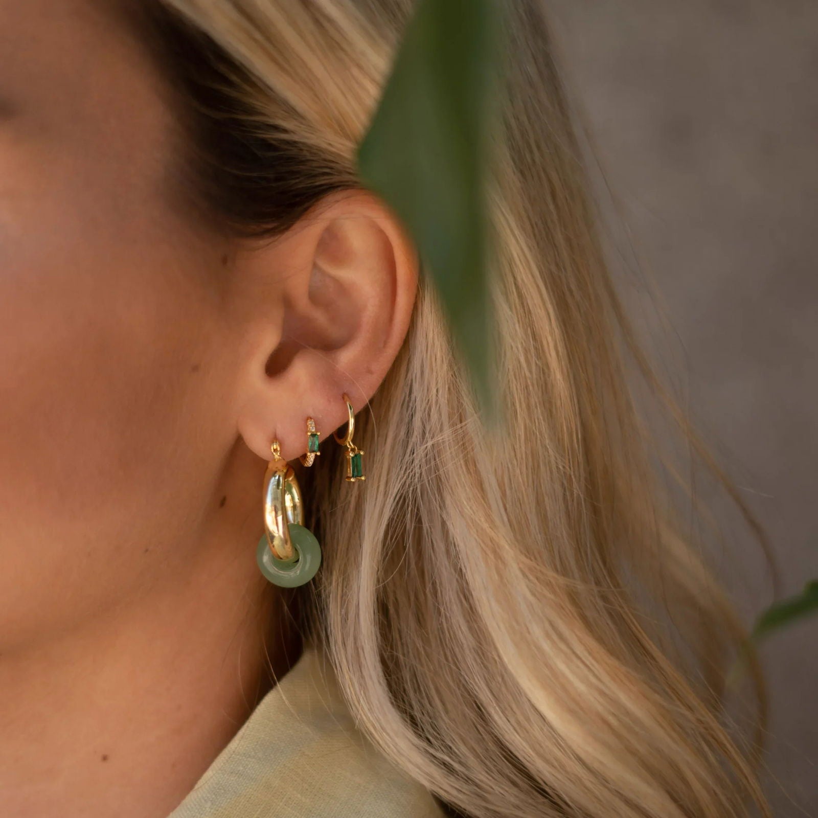 BURCU HOOPS 1,1CM - MULTIPLE COLORS - Shopgalaxy