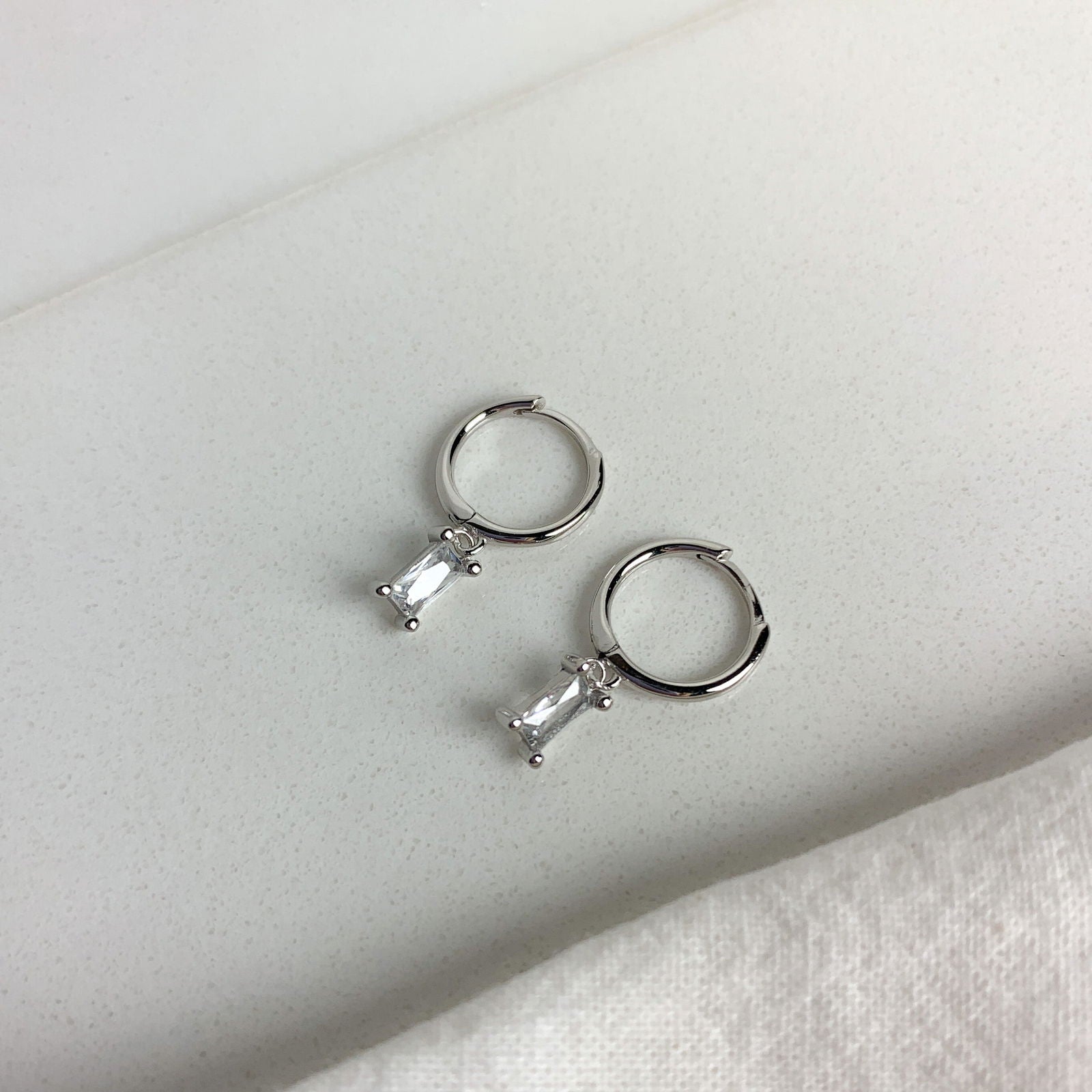 BURCU HOOPS 1,1CM - MULTIPLE COLORS - Shopgalaxy