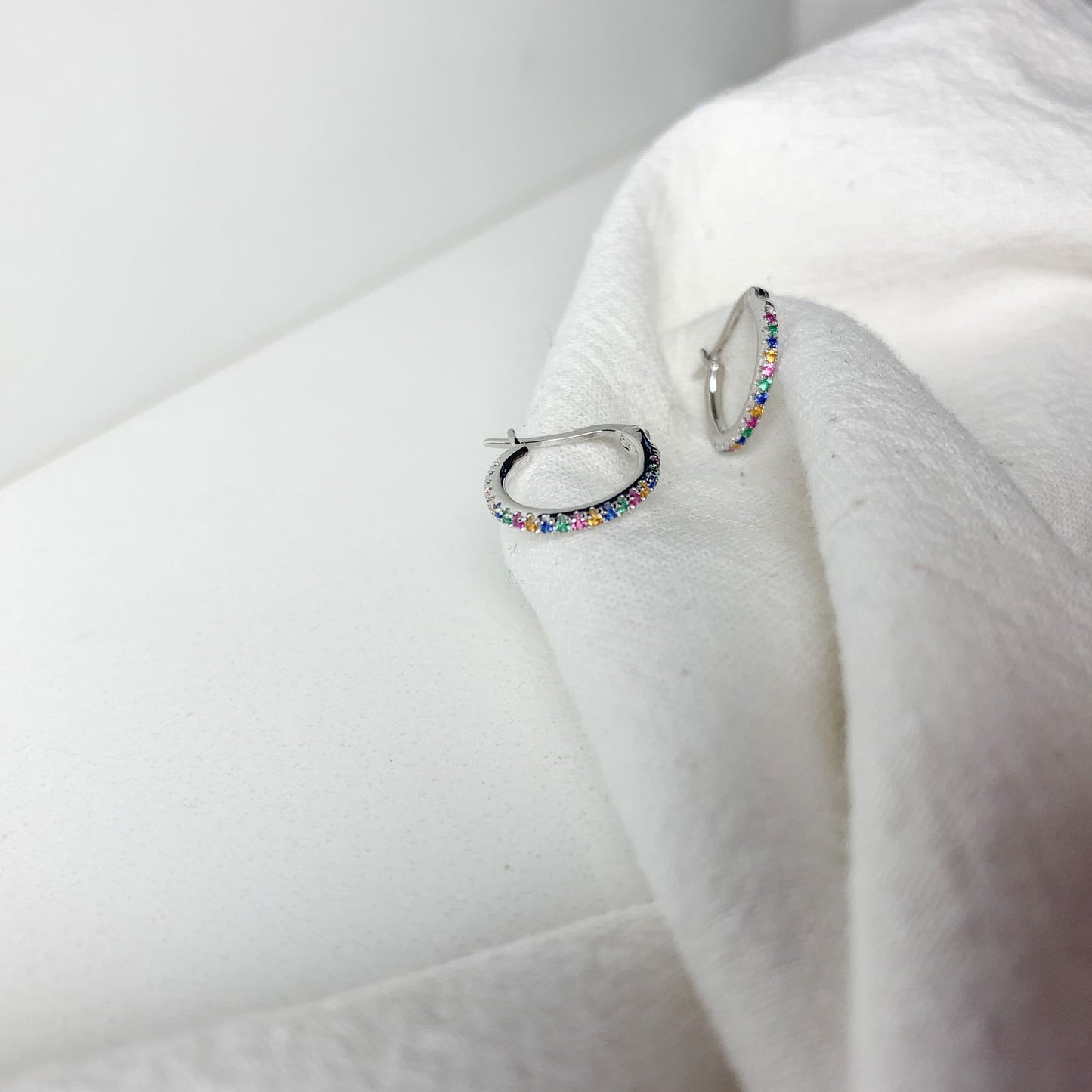 FRIDA RAINBOW HOOPS 1,3CM - Shopgalaxy