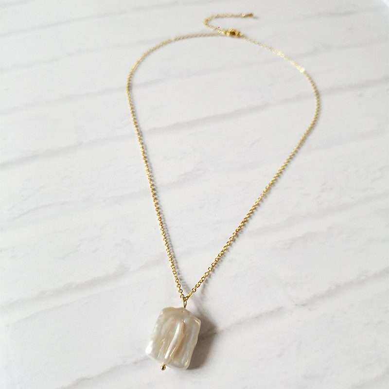 Freshwater Pearl Hartley Pendant Necklace - Shopgalaxy