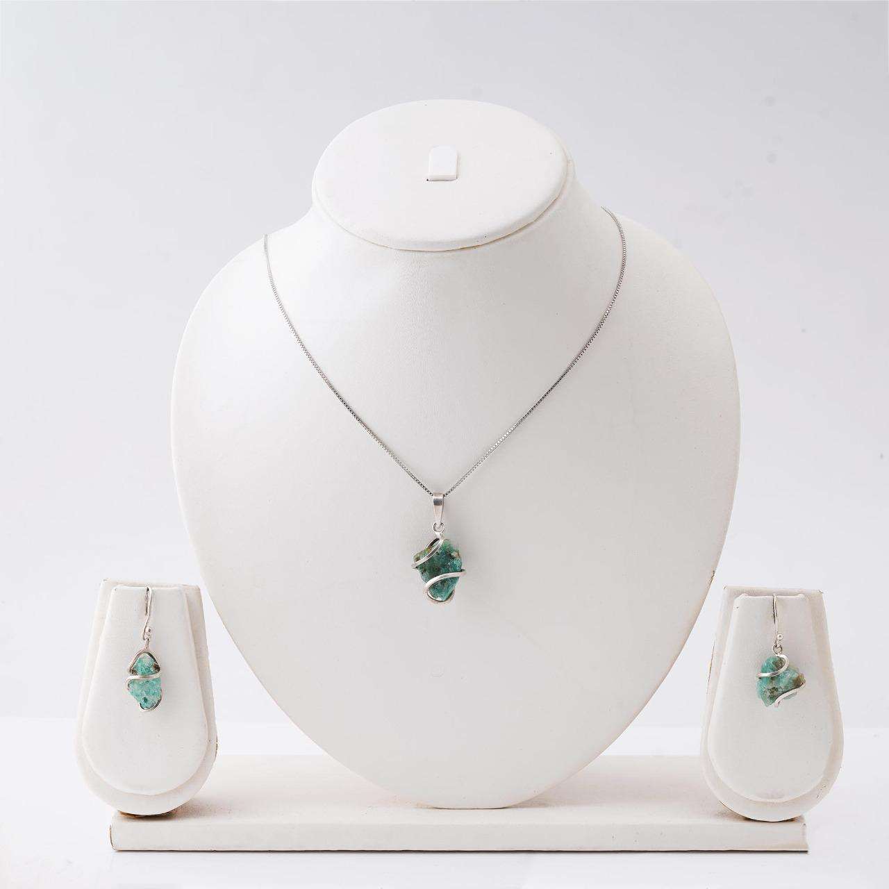 Handmade Set of Raw Emerald in its Natural form in Italian Silver - Shopgalaxy
