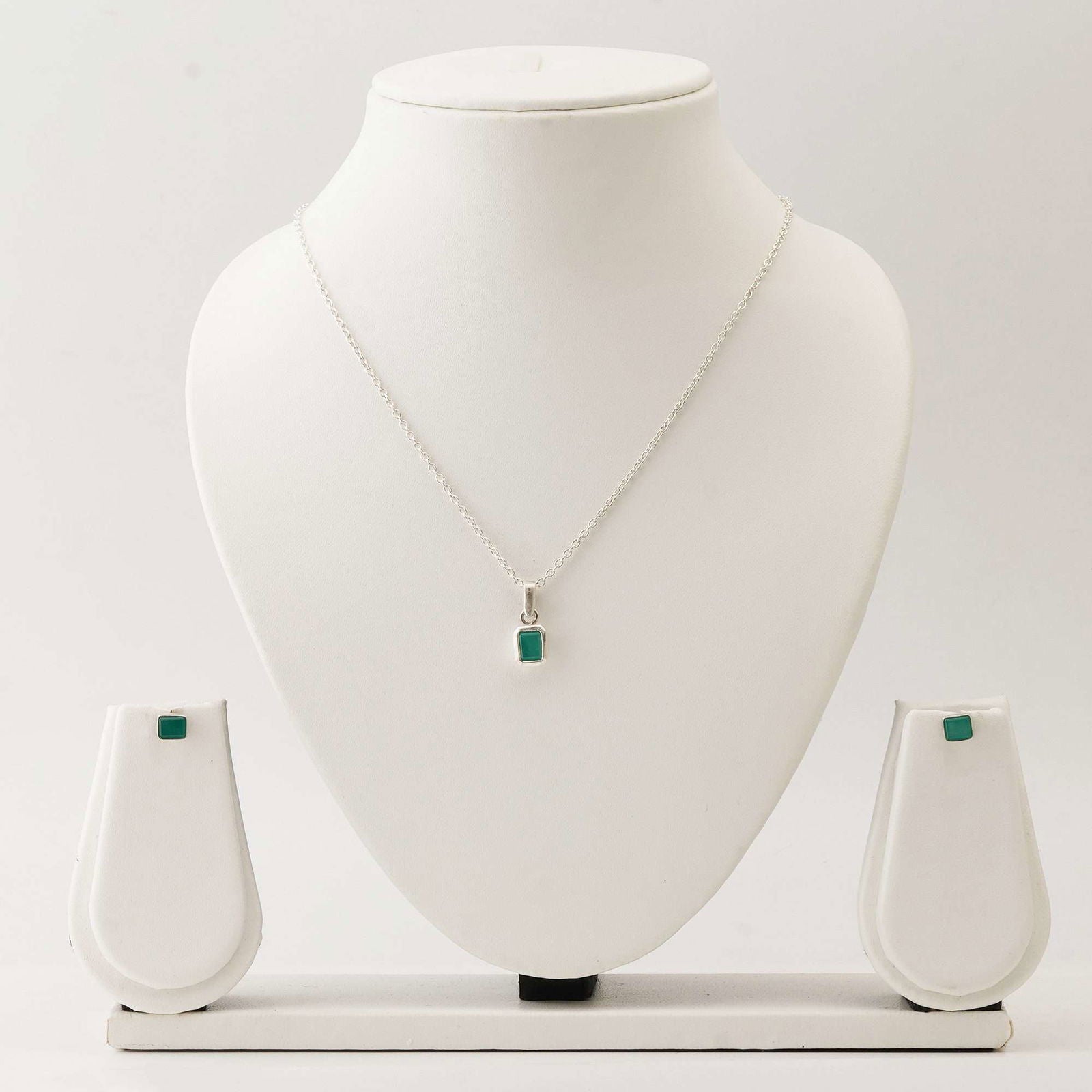 Square Emerald Set with 1.5 - 2 CT Pendant and 2 CT Earrings in Italian Silver - Shopgalaxy.ch