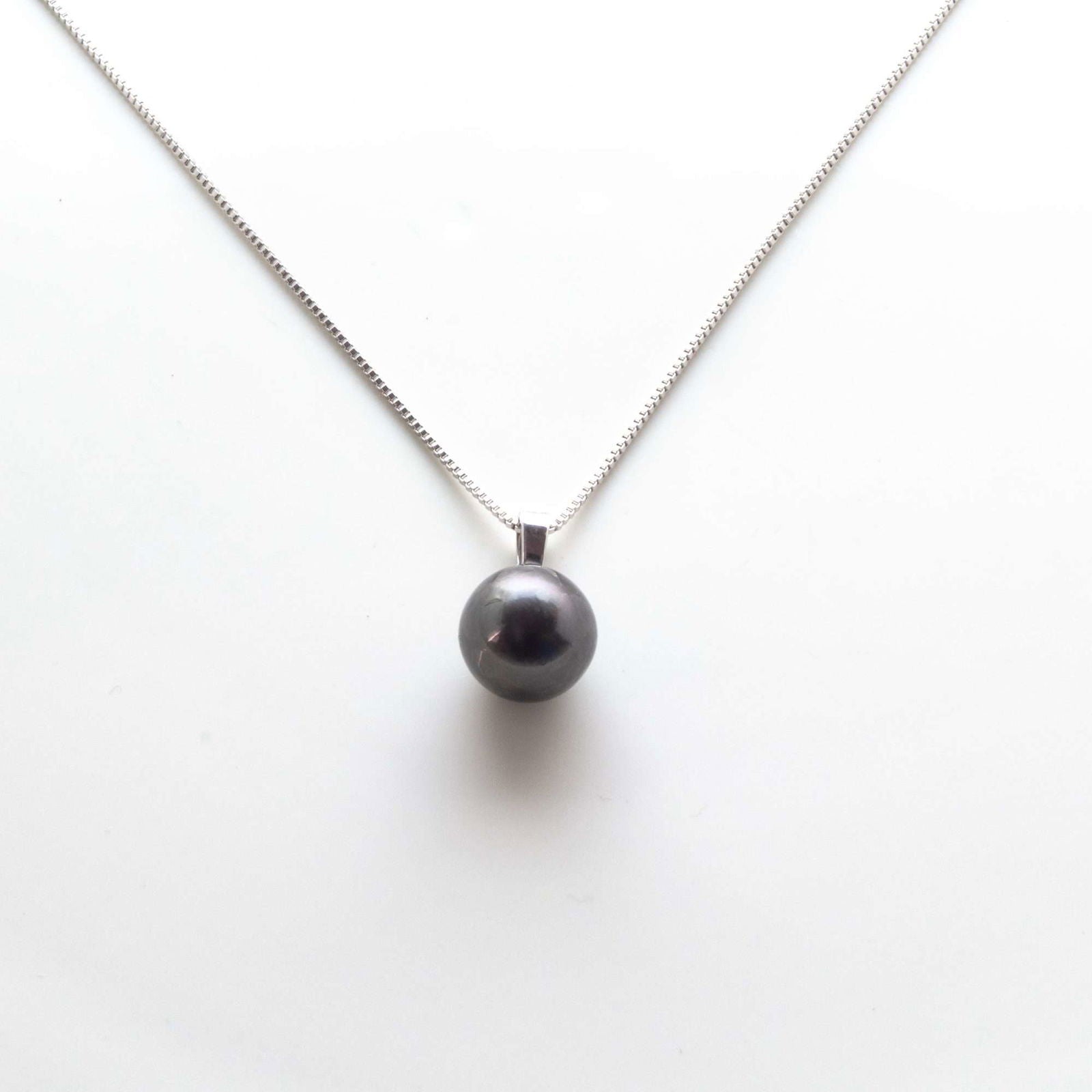 Tahitian South Sea Black Pearls in 10 CT Gold Pueu Pendant 10.5 - 11.5 MM AA - Shopgalaxy.ch